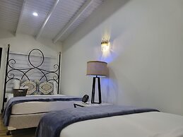 Luichy's Seaside Hotel