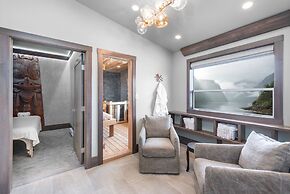 Ocean House at Tlaga Gawtlaas