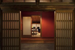 Hikoso-machi Kin no Ma