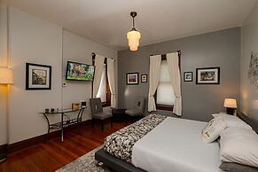 Reynolds Mansion B&B