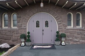 Reynolds Mansion B&B