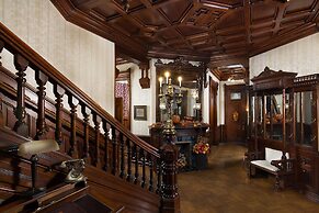 Reynolds Mansion B&B