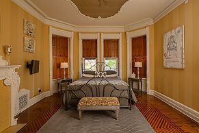 Reynolds Mansion B&B