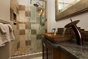 Reynolds Mansion B&B