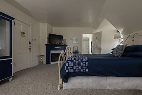 Reynolds Mansion B&B