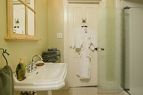 Reynolds Mansion B&B