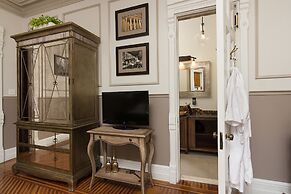 Reynolds Mansion B&B