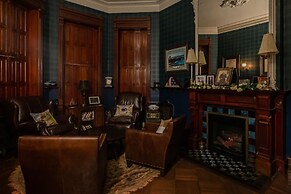 Reynolds Mansion B&B