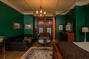 Reynolds Mansion B&B