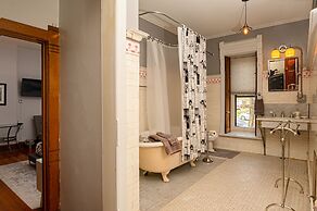 Reynolds Mansion B&B