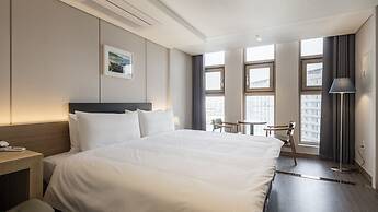 The First Stay Hotel