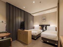 The First Stay Hotel