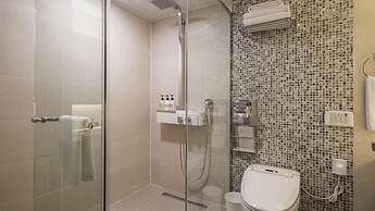 The First Stay Hotel