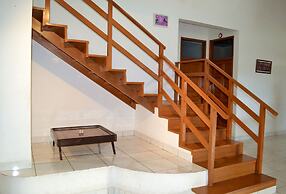 Vila Bunga Merah Gelatik