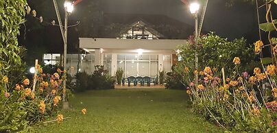 Vila Bunga Merah Gelatik