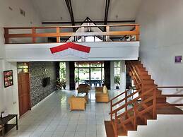 Vila Bunga Merah Gelatik