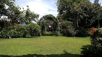 Vila Bunga Merah Gelatik