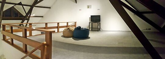 Vila Bunga Merah Gelatik