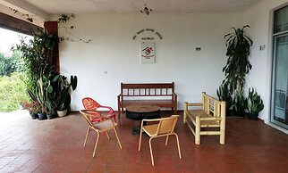 Vila Bunga Merah Gelatik