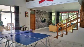 Vila Bunga Merah Gelatik