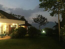 Vila Bunga Merah Gelatik