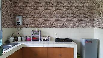 Vila Bunga Merah Gelatik