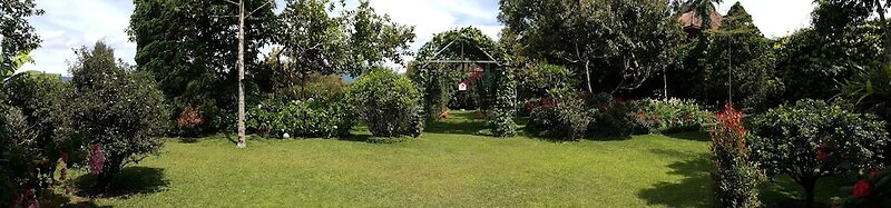 Vila Bunga Merah Gelatik