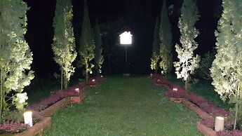 Vila Bunga Merah Gelatik