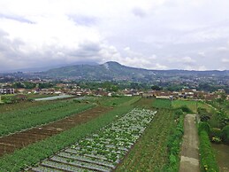 Vila Bunga Merah Gelatik
