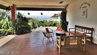 Vila Bunga Merah Gelatik