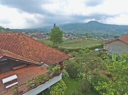 Vila Bunga Merah Gelatik