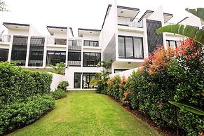 Laguna Park Townhouses