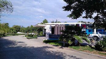 Laguna Park Townhouses