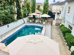 Topaz Luxury Suites & Apartments