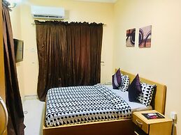 Topaz Luxury Suites & Apartments