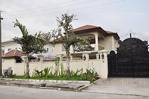 Topaz Luxury Suites & Apartments