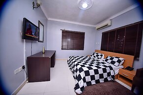 Topaz Luxury Suites & Apartments