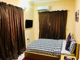 Topaz Luxury Suites & Apartments
