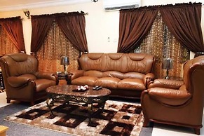 Topaz Luxury Suites & Apartments