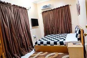 Topaz Luxury Suites & Apartments