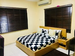 Topaz Luxury Suites & Apartments