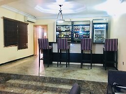 Topaz Luxury Suites & Apartments