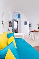 Anemi House & Villas