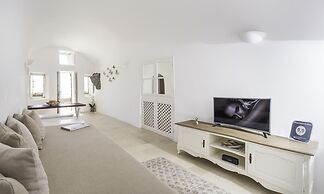 Anemi House & Villas