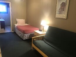 Triangle Motel