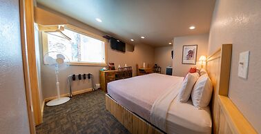 Triangle Motel