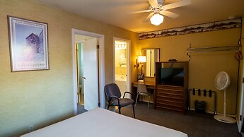 Triangle Motel