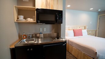 Triangle Motel
