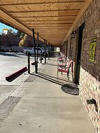 Rustic Inn Motel