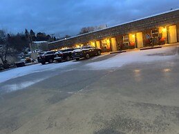 Rustic Inn Motel